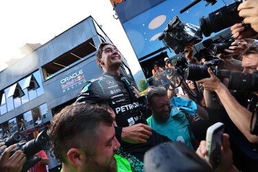 Russell: Antonelli y Verstappen eran rápidos, pero el equipo ejecutó el plan perfectamente