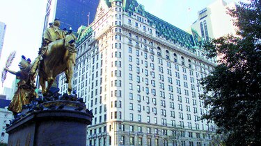 Hotel Plaza busca comprador
