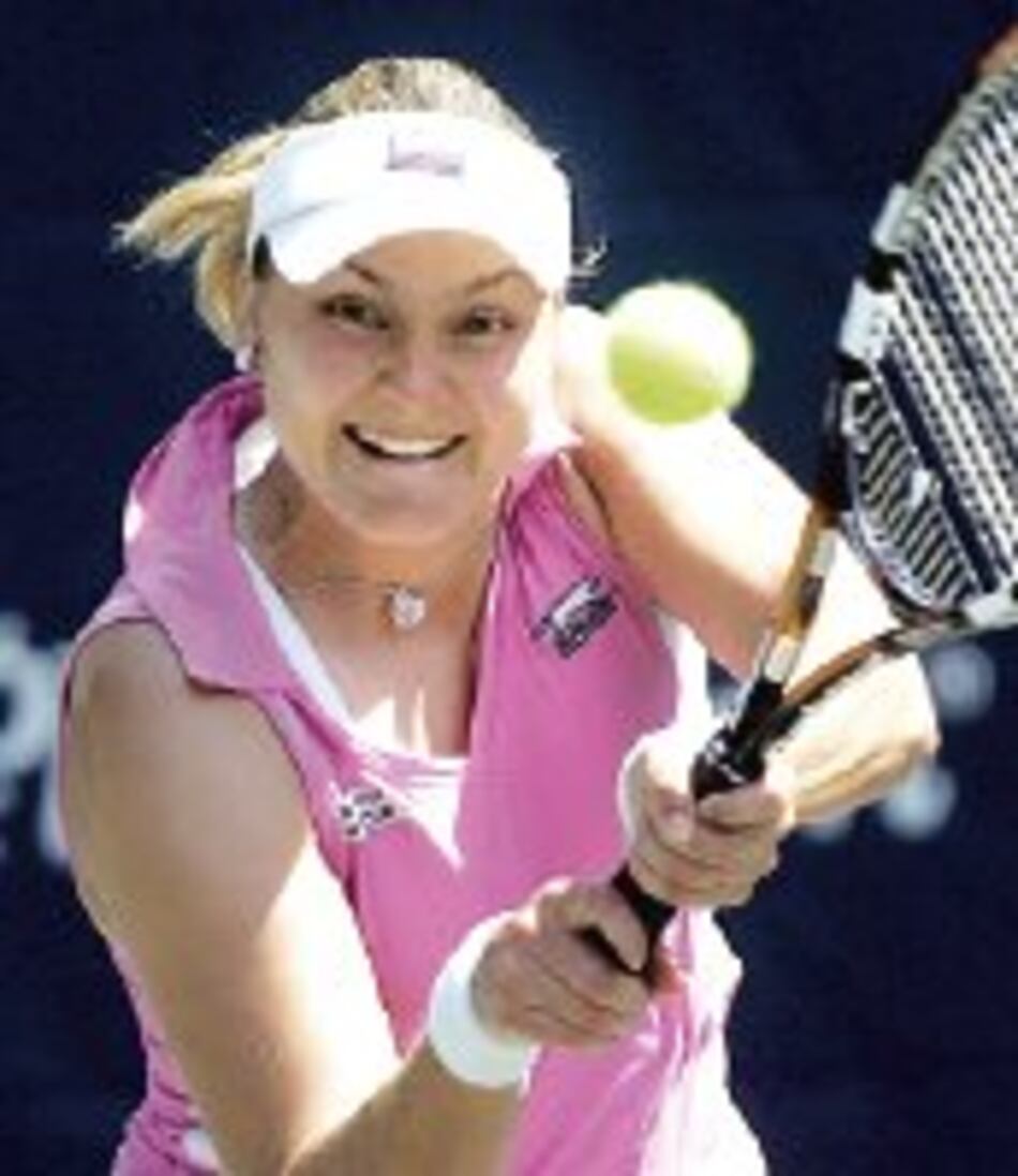 Petrova avanza en Amelia Island