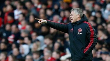 Arsenal acaba con comienzo invicto de Solskjaer en el Man U