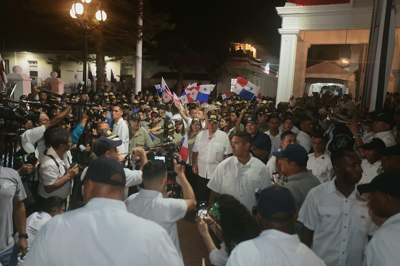 Con dianas al amanecer, Panamá inicia las Fiestas Patrias 2025