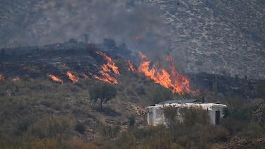 Al menos 12 muertos y 23 desaparecidos en el incendio más letal de las últimas décadas en España