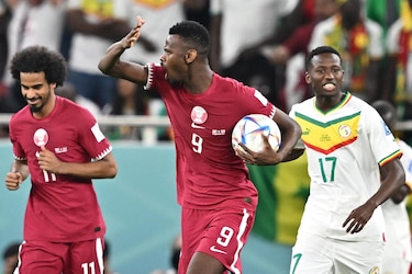 Senegal gana 3-1 y deja a Catar prácticamente eliminado del Mundial