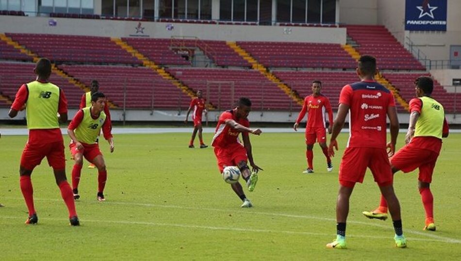 Ovalle prendió las alarmas en la práctica de la selección