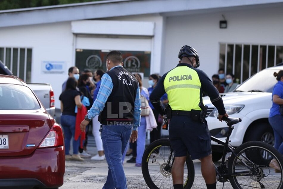 La periodista Flor Mizrachi recibe amenazas telefónicas, después de informar sobre anomalías en las vacunaciones