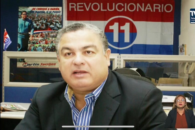 Entrega de 3,812 cheques y el fantasma de las ‘botellas’ encienden dudas sobre auditoría en la Asamblea