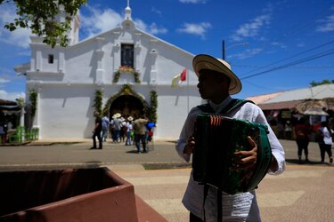 Guararé vibra con la Mejorana: tradición, fe y folclore en el corazón de Panamá