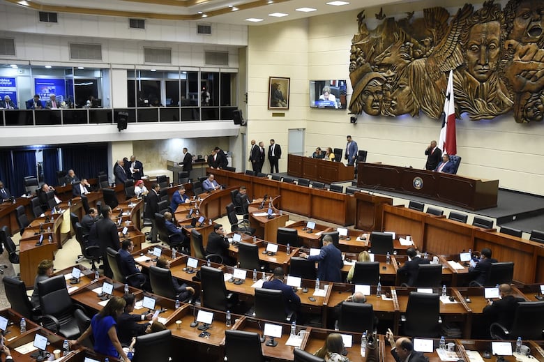 Otra reforma al servicio legislativo: incluye bono navideño y mecanismo para ingresar a la carrera
