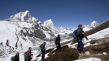 La gloria y excrementos esperan en cima del Everest