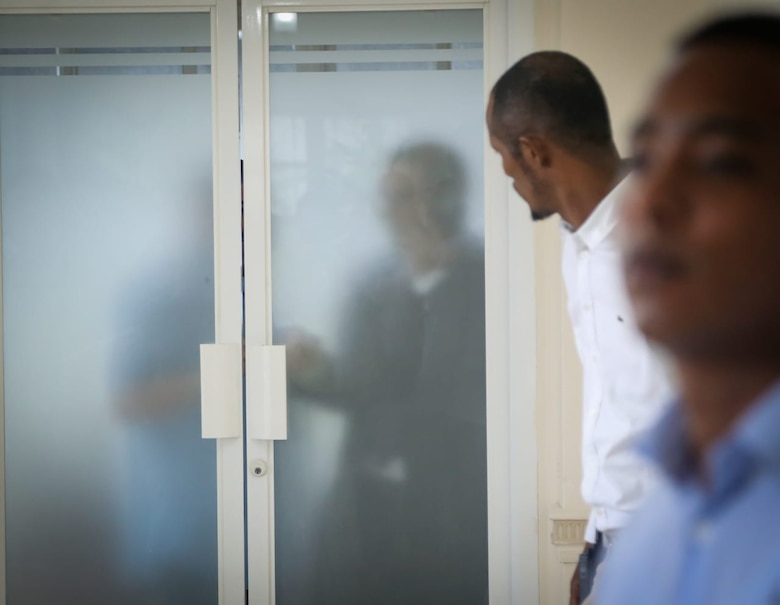 La falta de quorum frusta la juramentación al Parlacen de Rica y Kike Martinelli Linares