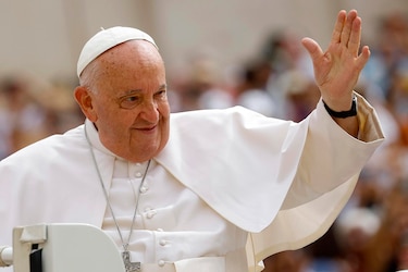 El papa expresa su alegría por la liberación de dos curas greco-católicos de Ucrania