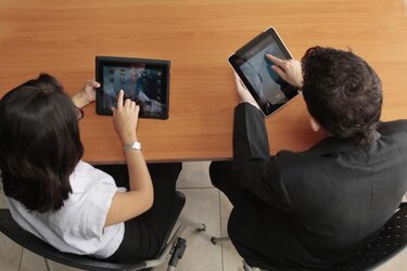 Parlamento británico apuesta por tabletas electrónicas para ahorrar papel
