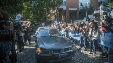 Concluye sepelio del fiscal que denunció a Cristina Fernández