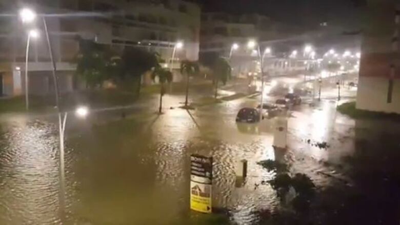 El huracán María devasta Dominica y amenaza Guadalupe