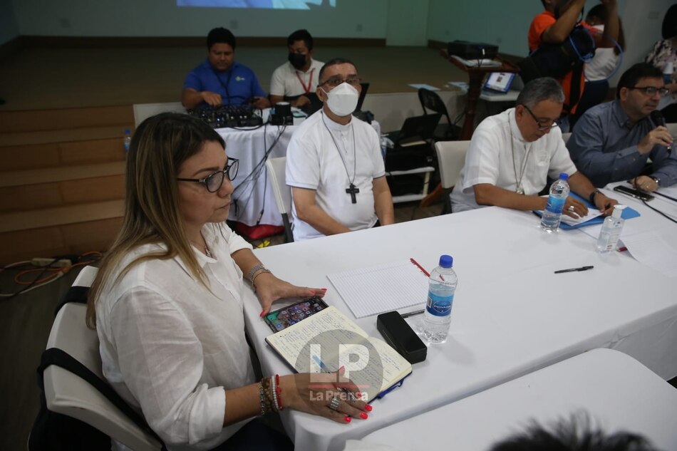 Proponen rebajar un 30% el costo de la canasta básica en el inicio del diálogo entre agrupaciones y Ejecutivo