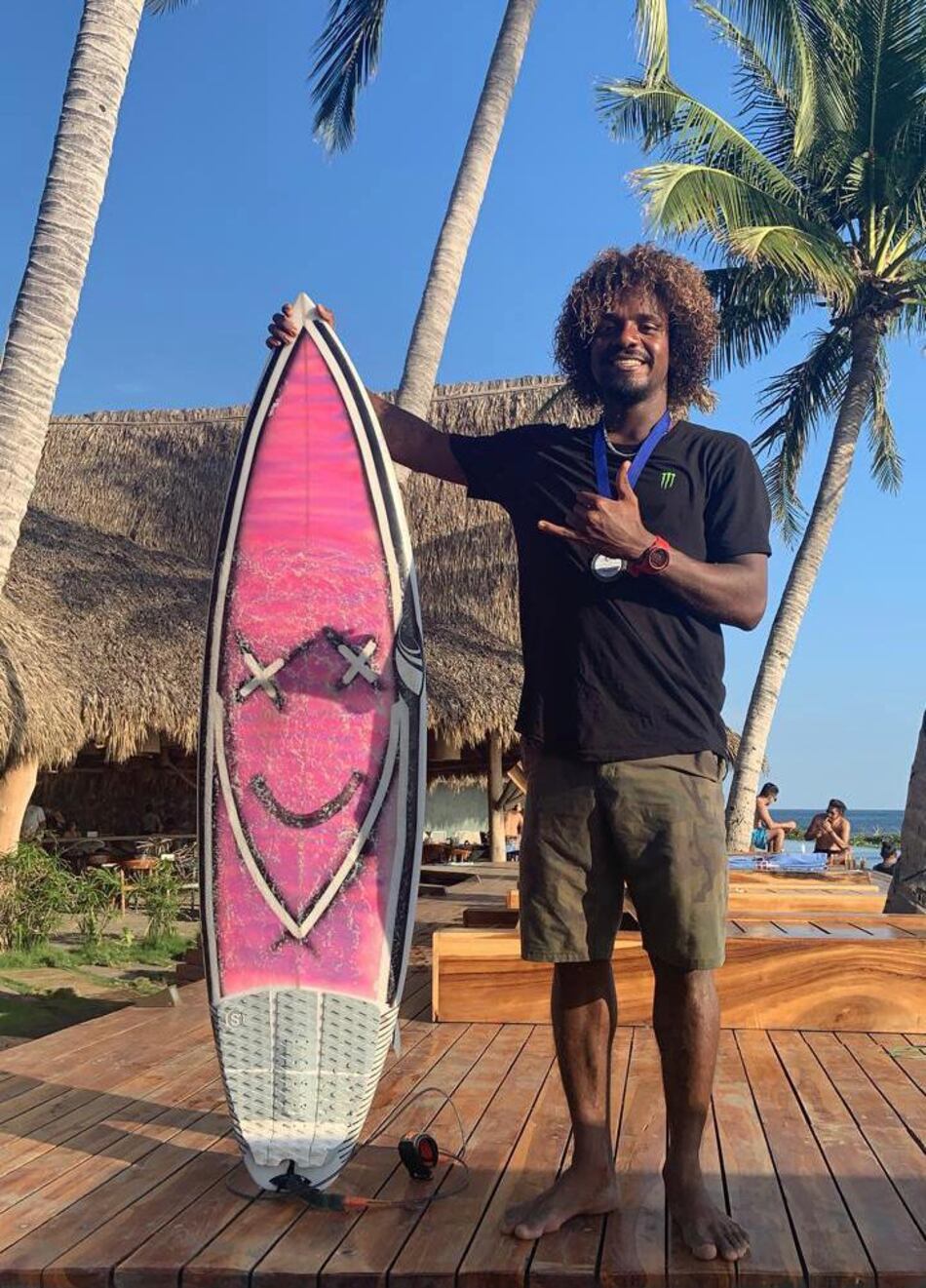 Oli Camarena comienza con pie derecho su entrenamiento en El Salvador