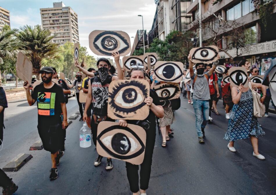 Chile busca calmar a inversores por nueva Constitución