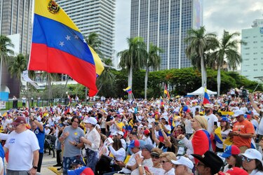 Estados Unidos afirma que la ratificación de Maduro por parte del TSJ no es creíble