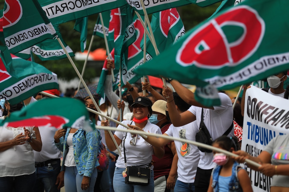 Las facciones que buscan el control de Cambio Democrático entran a la última semana de campaña
