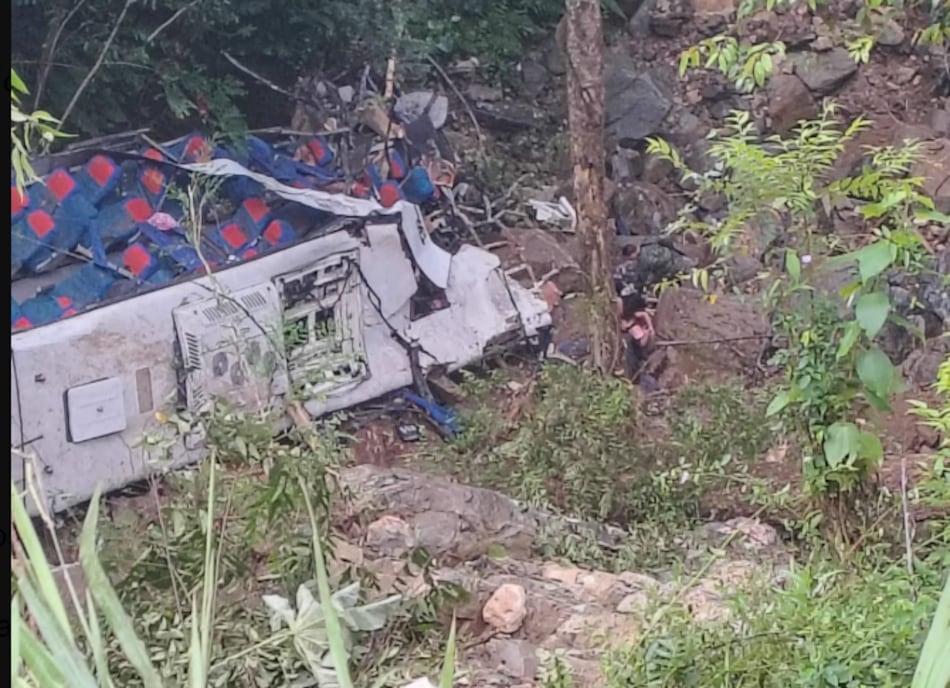 Al menos 12 muertos y 20 heridos al volcar autobús con estudiantes en noroeste de Colombia
