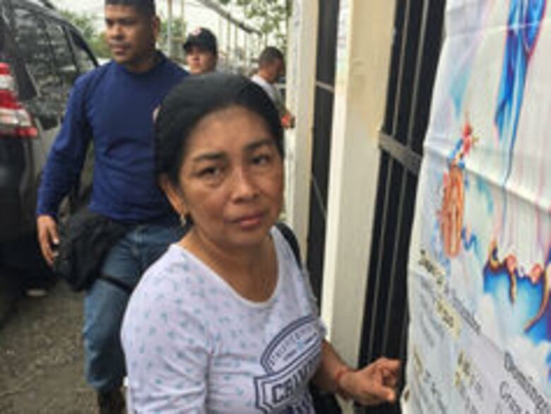 La desesperada búsqueda de una persona tras el derrumbe de tres casas en Nueva Libia