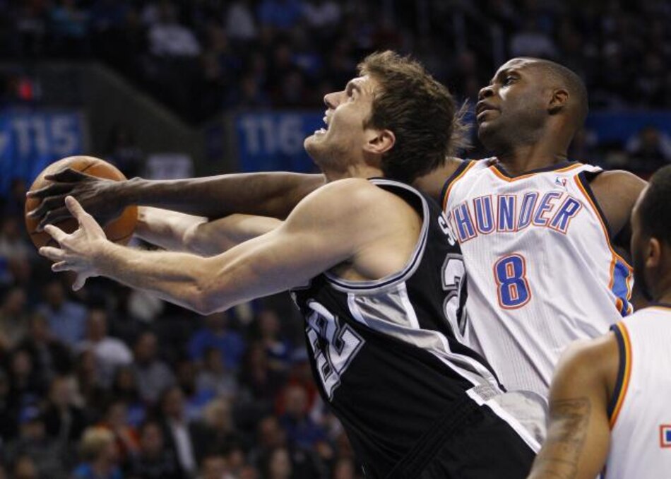 Splitter, Varejao, Delfino y García se apuntaron a la derrota