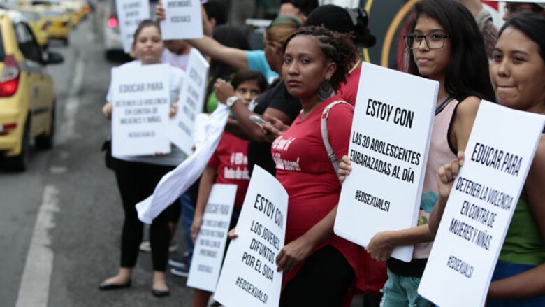 Ciudadanos se manifiestan a favor del proyecto sobre educación sexual