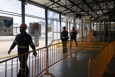 Hong Kong traslada protesta al cónsul de Panamá por el control de los puertos de Balboa y Cristóbal