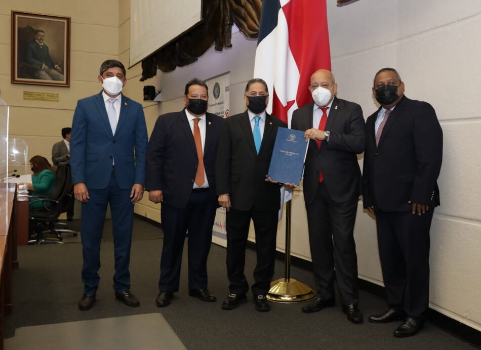 Aprueban en tercer debate el proyecto de ley de cabotaje