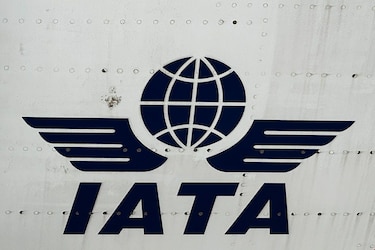 Por qué el combustible para aviones es especialmente vulnerable a la guerra en Irán