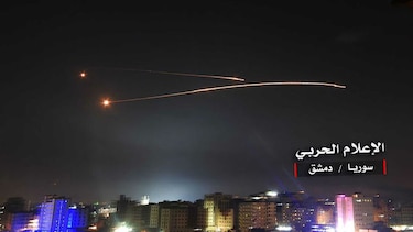 Israel ataca 'docenas' de objetivos iraníes en Siria