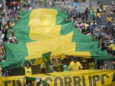 Manifestaciones en Brasil exigen investigaciones a fondo contra políticos