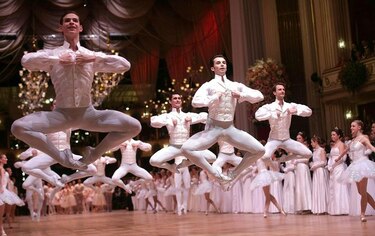 Exnovia de Clooney protagoniza el tradicional Baile de la Ópera de Viena
