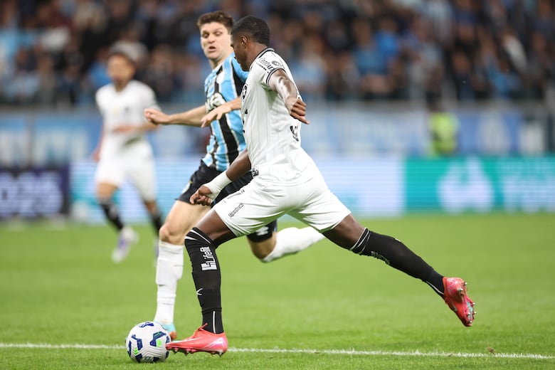 Panameño Kadir Barría debutó en el Brasileirao con el Botafogo