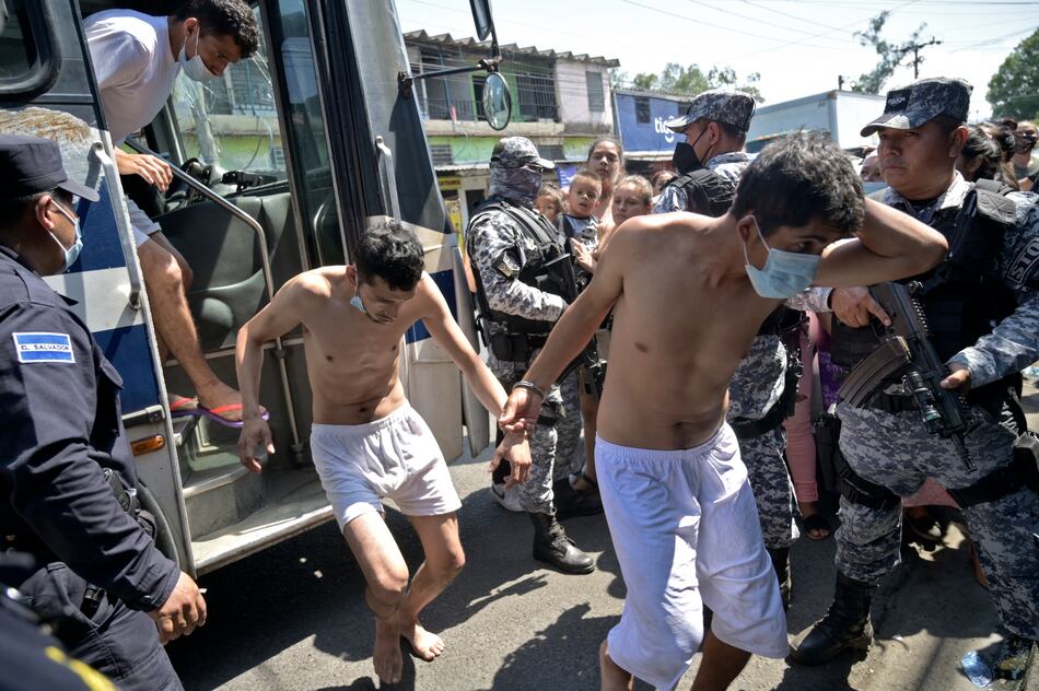 Casi 42,000 detenidos en El Salvador durante ‘guerra’ contra las pandillas