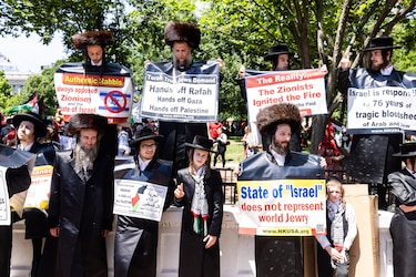 Protesta propalestina rodea la Casa Blanca con una ‘línea roja del pueblo’