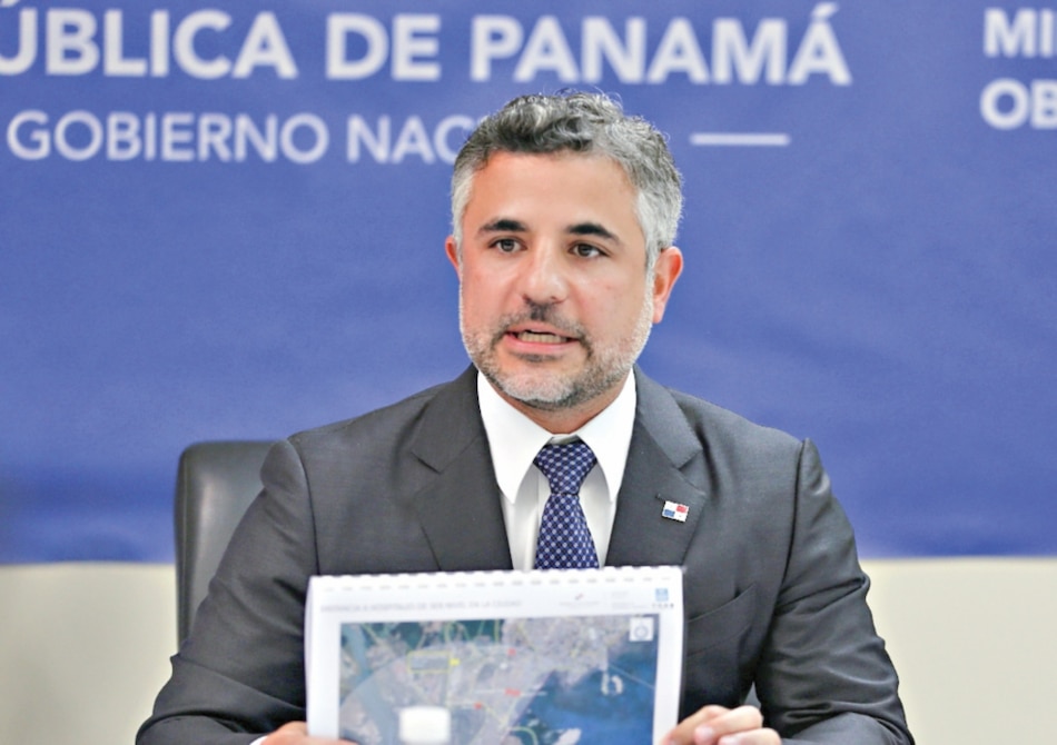 Ministro Sabonge firma como ingeniero sin ser idóneo