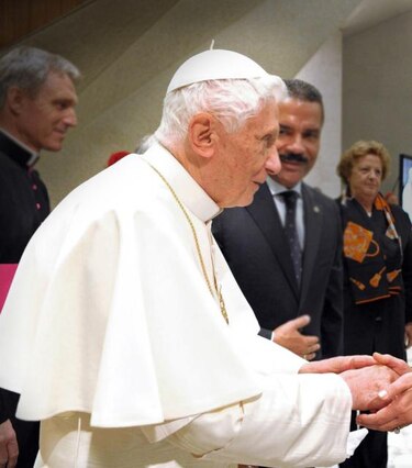 El Papa empezará a mandar regularmente mensajes en Twitter