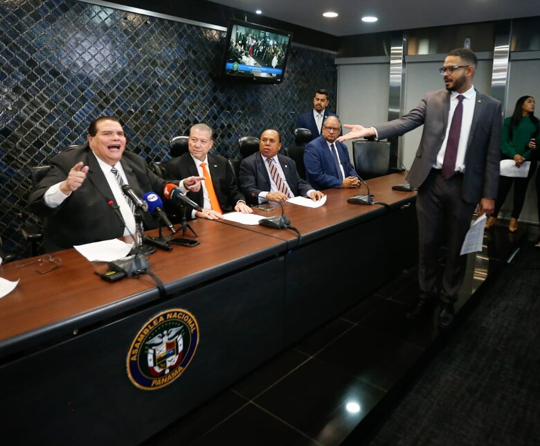 Controversia: traslado de $505 millones de Educación al Miviot y MOP