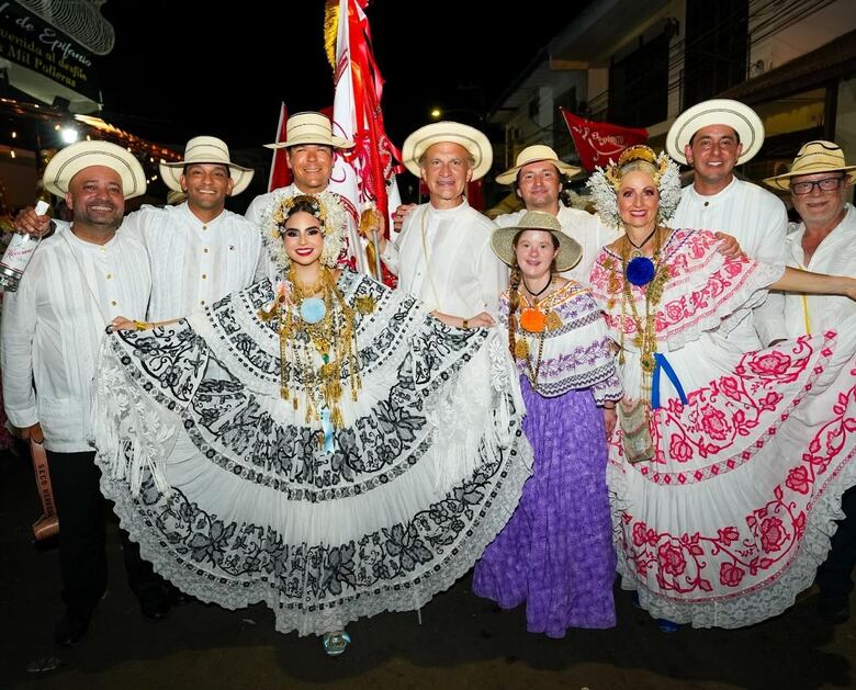 ¡Seco Herrerano rinde homenaje a nuestras tradiciones!