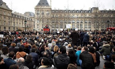 Franceses protestan contra la corrupción en medio de los escándalos