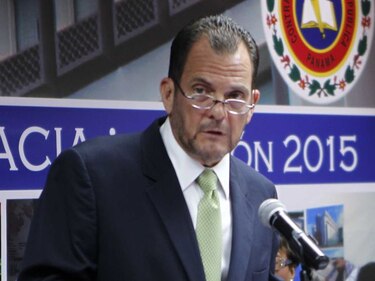 Docentes exigen investigar al rector