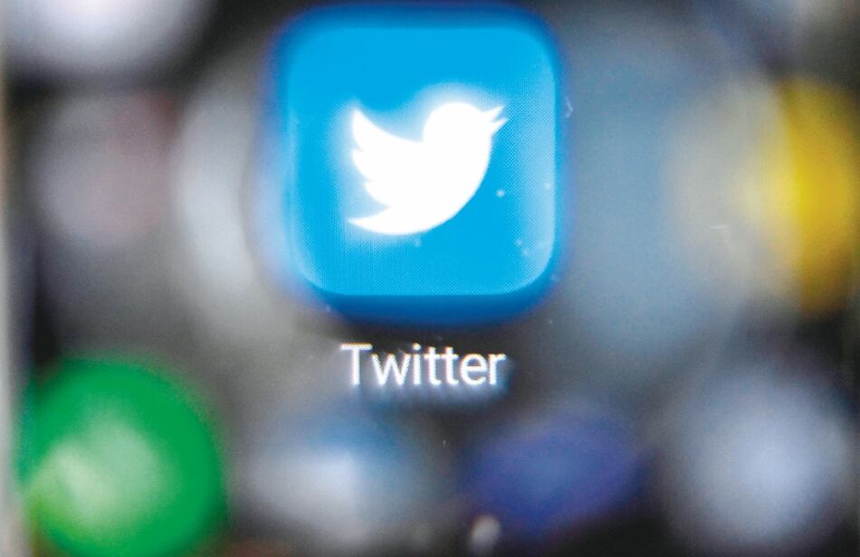 Acciones de Twitter siguen en franca caída