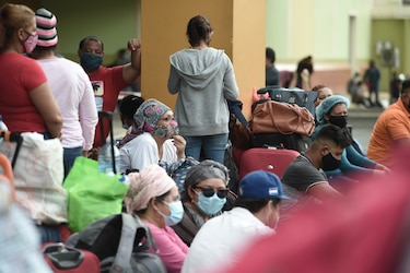 Llegan a Chiriquí 848 nicaragüenses; esperan autorización para seguir su camino