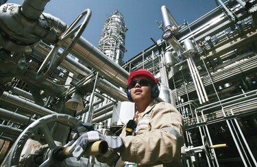 Petroleras registran pérdidas millonarias 