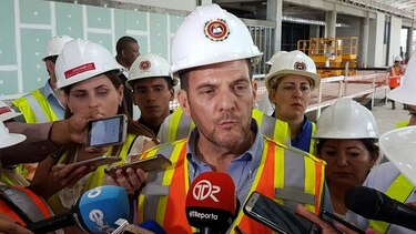 Contralor Humbert recomienda a presidenta de la Asamblea comprar solo tres vehículos