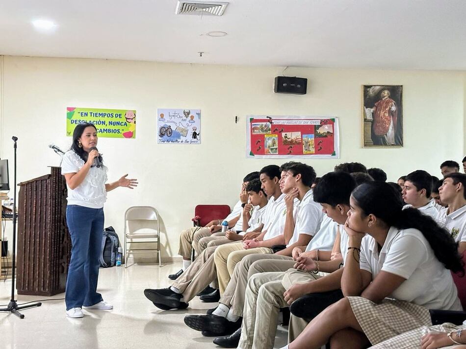 Fundamorgan y la OEI capacitan a más de 1,000 jóvenes sobre democracia