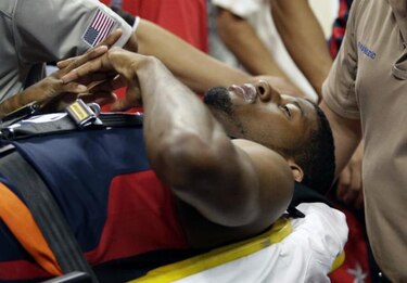 George es operado, pero podría perderse temporada de la NBA