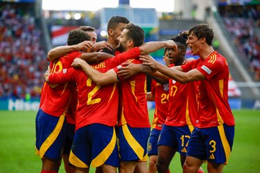 España se estrena en la Eurocopa goleando 3-0 a Croacia