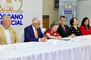 Presidente de la Corte Suprema suscribe la declaración de Chapultepec